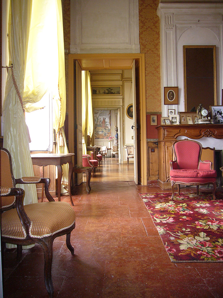 Couloir traversant les 3 salons du Château de St Géry